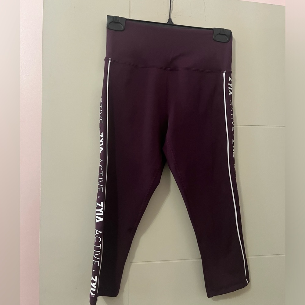 SM223 Zyia logo crop light n tights